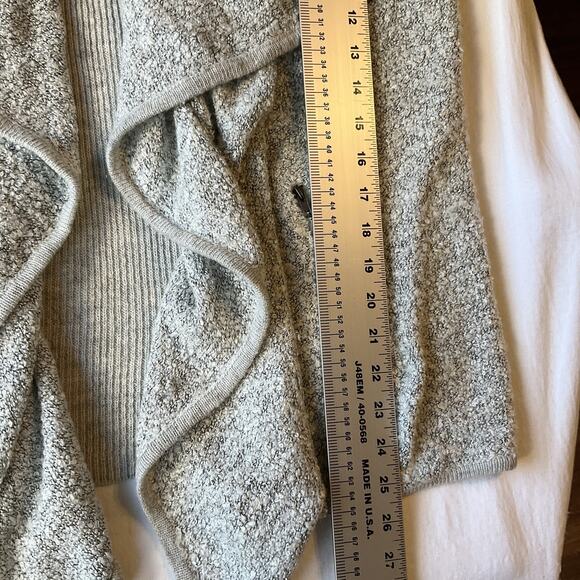 Olivia Sky Women Vest M Gray Acrylic Wool Zipper Pockets Sleeveless Open Front - Picture 6 of 10